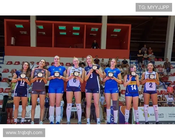 南京排球队在欧锦赛中的灵活战术与团队配合表现分析